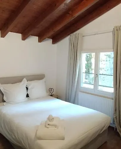 Castle View Aparthotel