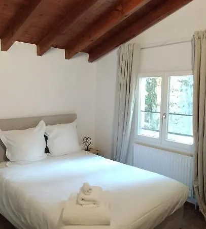 Castle View Aparthotel